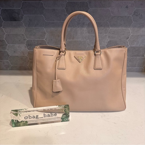 Prada Saffiano Tote Beige - Picture 2 of 13